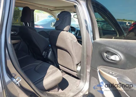 2017 Jeep Cherokee Latitude 4X4 из США, поврежденный, VIN 1C4PJMCS7HW585135